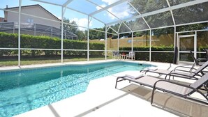 Familienvilla, zum Garten hin | Pool