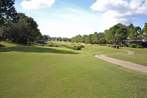 Villa familiar, en el  área del jardín | Golf