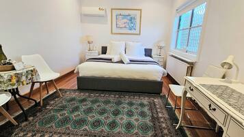 1 habitación, tabla de planchar con plancha, wifi gratis y ropa de cama