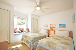 Family Townhome, Garden Area | 3 bedrooms, individually decorated, individually furnished