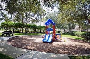 Villa familiar, en el área del jardín | Área infantil