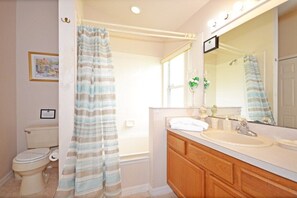 Bathroom - Ffv8454ha - Rolling Hills Estates - 4 Bed 3 Baths Villa (Kissimmee)