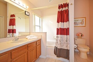 Bathroom - Ffv8454ha - Rolling Hills Estates - 4 Bed 3 Baths Villa (Kissimmee)