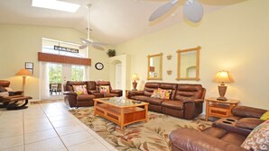 Family Villa, Garden Area | 5 bedrooms, individually decorated, individually furnished - Ffv8468ha - Indian Creek - 5 Bed 4 Baths Villa (Kissimmee)