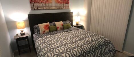 2 bedrooms, iron/ironing board, WiFi, bed sheets