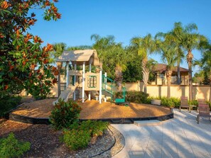 Family Townhome, Garden Area | Property grounds