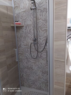 Shower, hair dryer, bidet, towels - WONDERFUL CALALIBEROTTO (Sos Alinos)