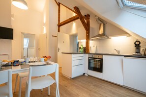 Leilighet, 2 soverom (Wohnung 4) | Eget kjøkken | Kjøleskap, mikrobølgeovn, kokeplater og oppvaskmaskin