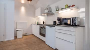 Studio (Wohnung 1) | Bếp riêng | Tủ lạnh, lò vi sóng, bếp nấu, máy rửa bát