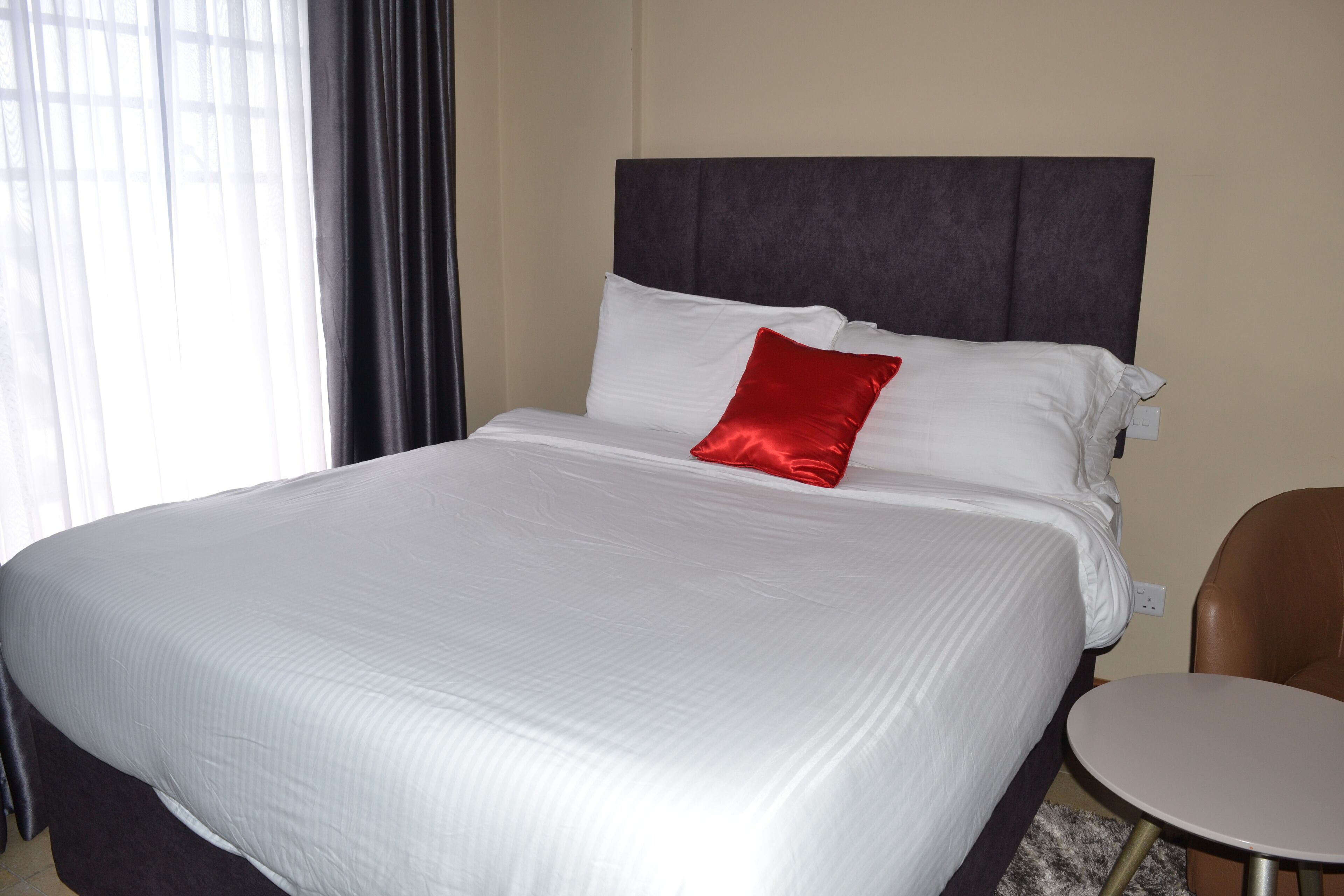 Sistema de insonorización, tabla de planchar con plancha y wifi gratis 