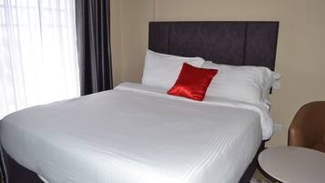 Deluxe Studio Suite | Soundproofing, iron/ironing board, free WiFi