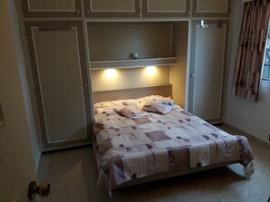 1 Schlafzimmer, Bügeleisen/Bügelbrett, kostenloses WLAN, Bettwäsche