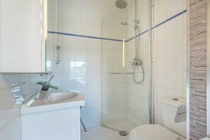 Dusche, Handtücher, Seife, Shampoo