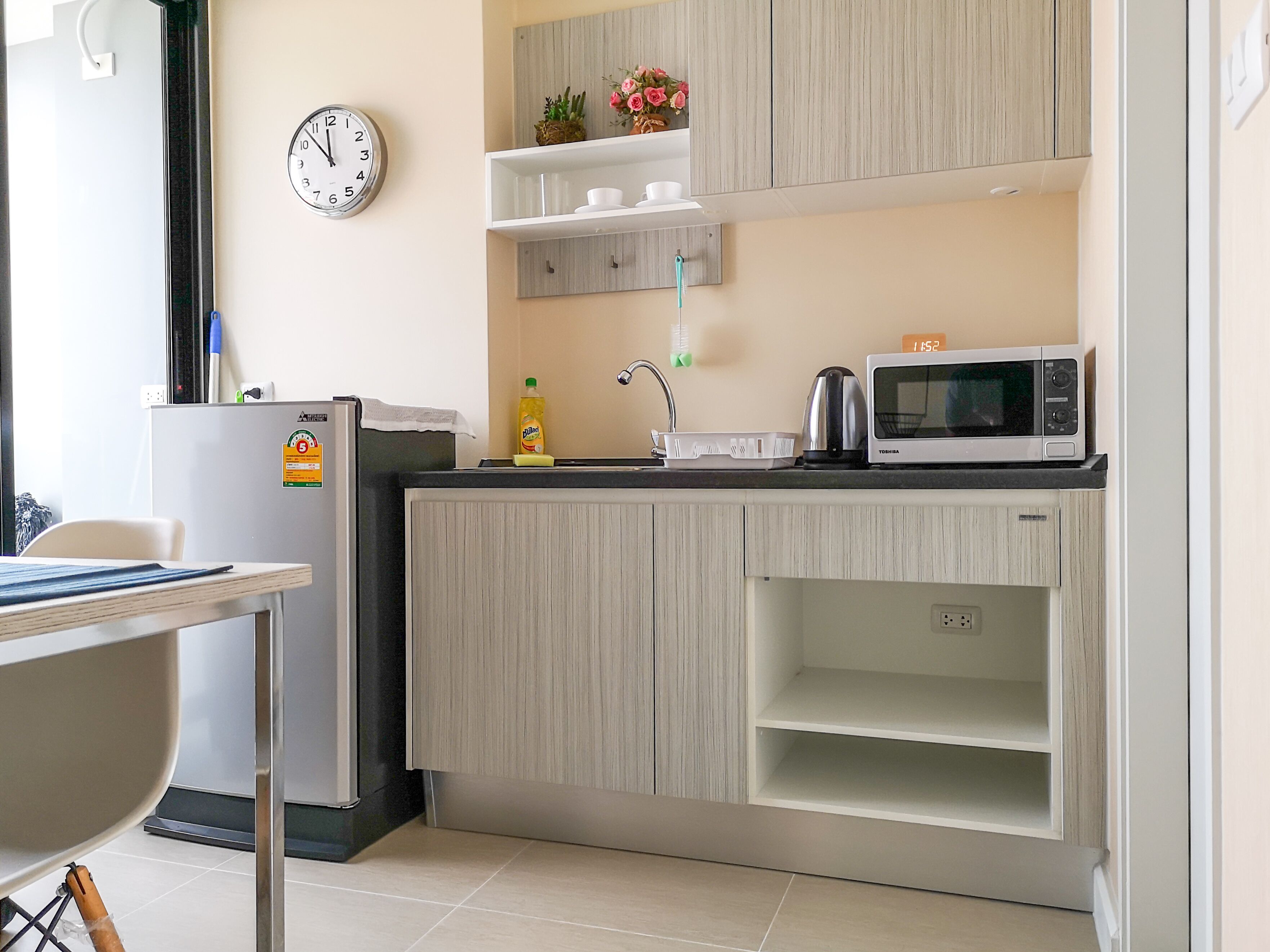 電子レンジ、調理器具と食器