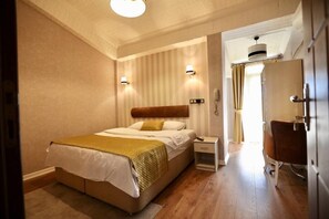 Desk, blackout curtains, soundproofing, iron/ironing board - Grand Dogan Otel (Kirikkale)