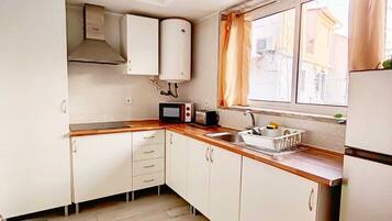 Fridge, microwave, stovetop, toaster