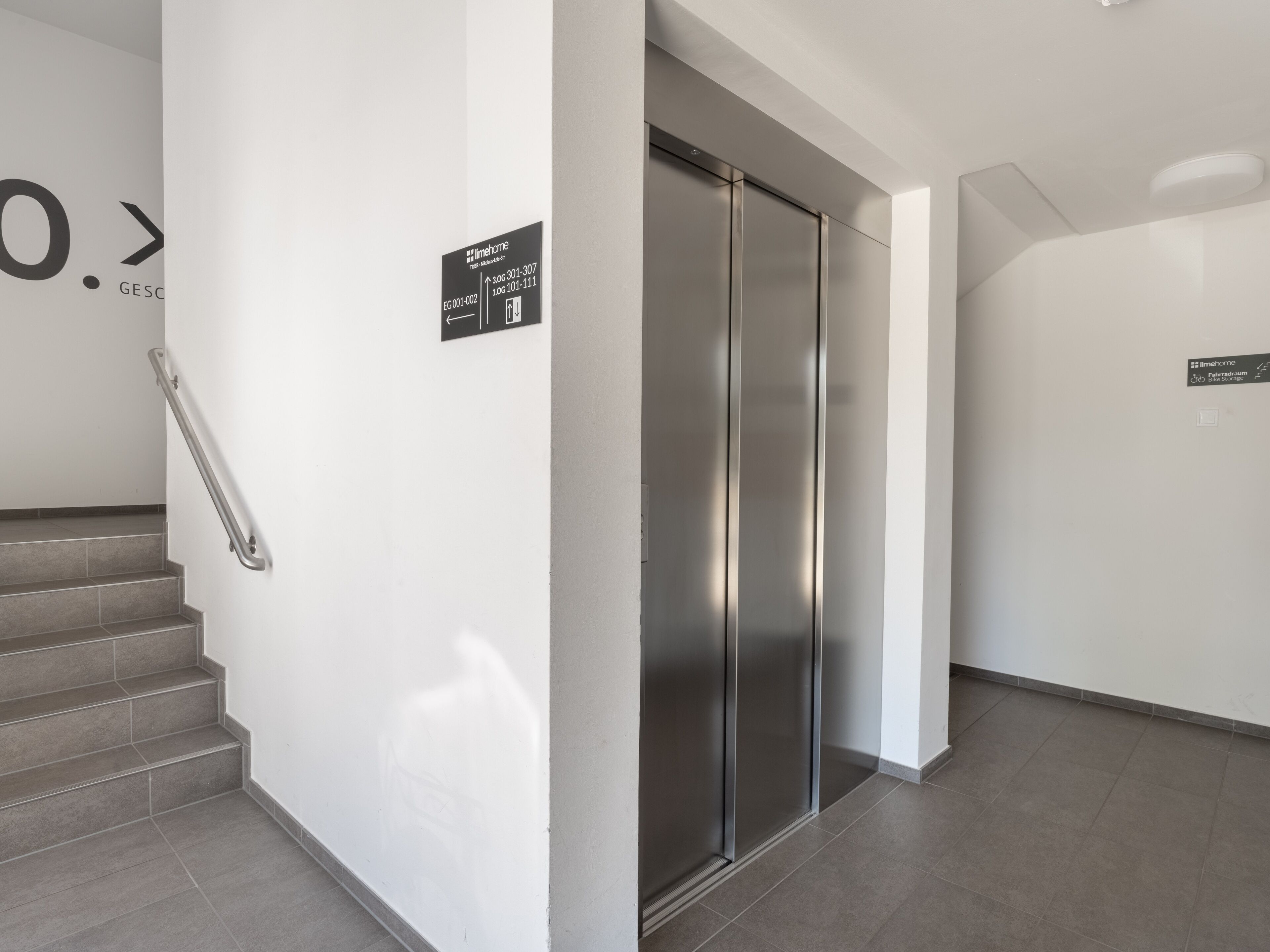 Pintu masuk interior