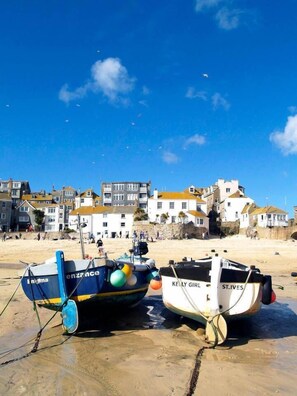 Beach - Period Living in Hayle (Hayle)