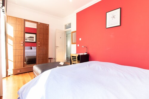 Quarto 4 · Double Bedroom Cozy Wi-fi & Subway - Arroios