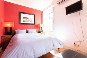 1 quarto, escrivaninha, Wi-Fi de cortesia