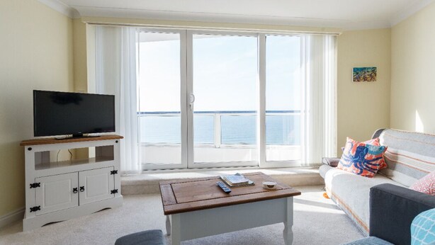 Apartamento (2 Bedrooms) | Sala de estar | TV, Netflix, serviços de streaming