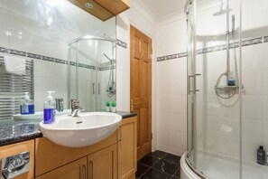 Lejlighed (2 Bedrooms) | Badeværelse | Håndklæder