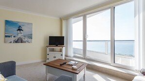 Apartamento (2 Bedrooms) | Sala de estar | TV, Netflix, serviços de streaming