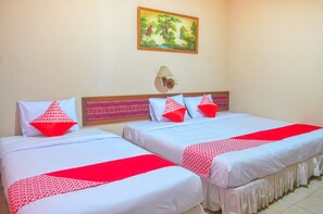 Free WiFi, bed sheets - Hotel O Pantai Jaya (Pangandaran)