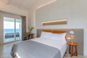 Chambre Confort, balcon, vue mer | Literie de qualité supérieure, minibar, coffres-forts dans les chambres