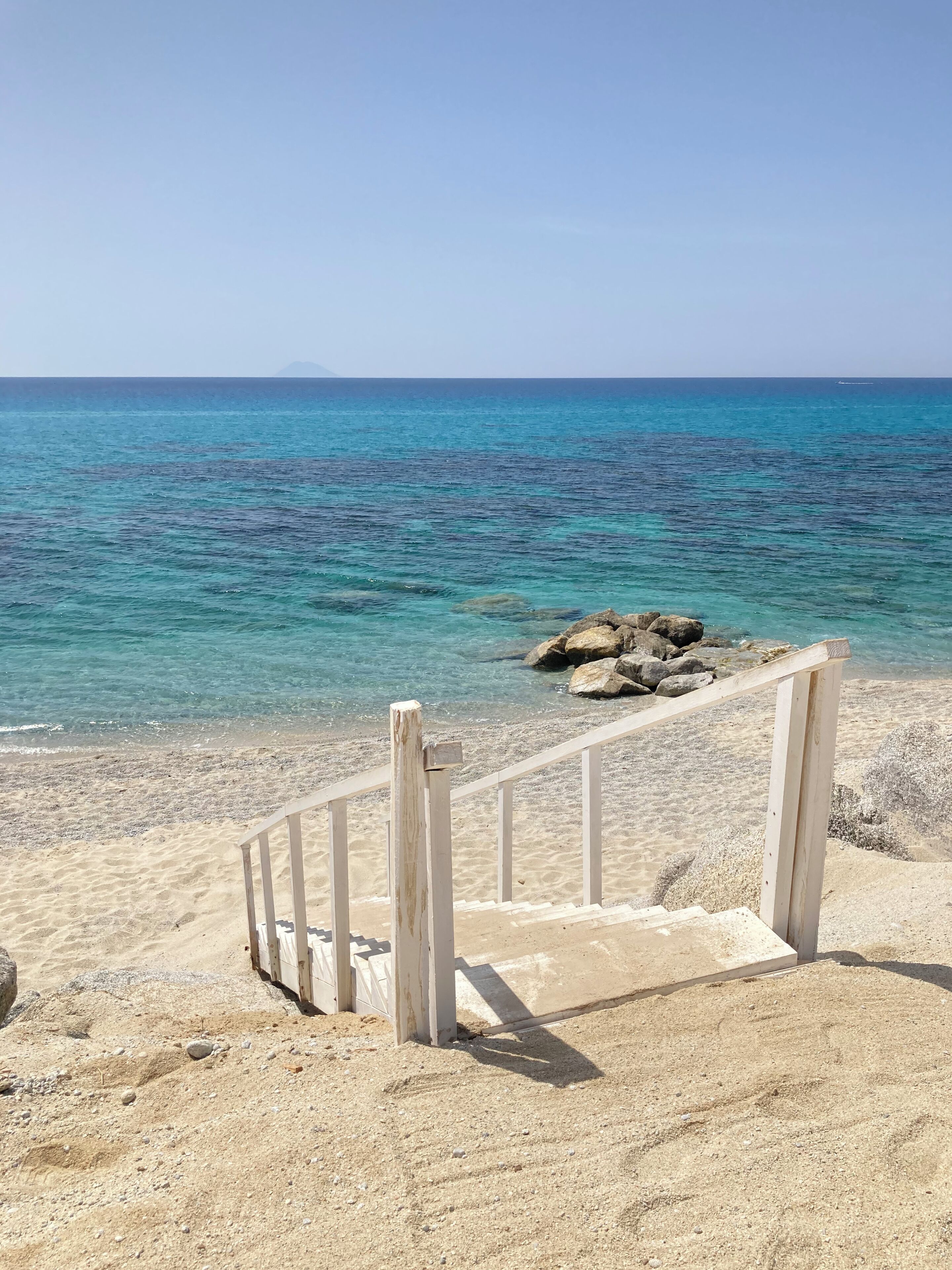 Una playa cerca, traslado desde/hacia la playa gratis, sombrillas