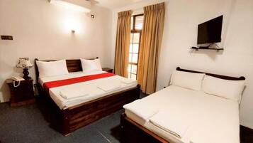 Deluxe Triple Room | Premium bedding, iron/ironing board, free WiFi