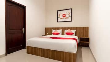 Deluxe Double Room | Desk, free WiFi, bed sheets