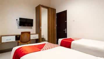 Standard Twin Room | Desk, free WiFi, bed sheets