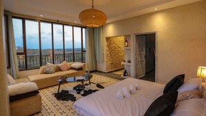 Laptop workspace, blackout drapes, rollaway beds (free), WiFi (free) - Villa Mamma Gio' (Essaouira)