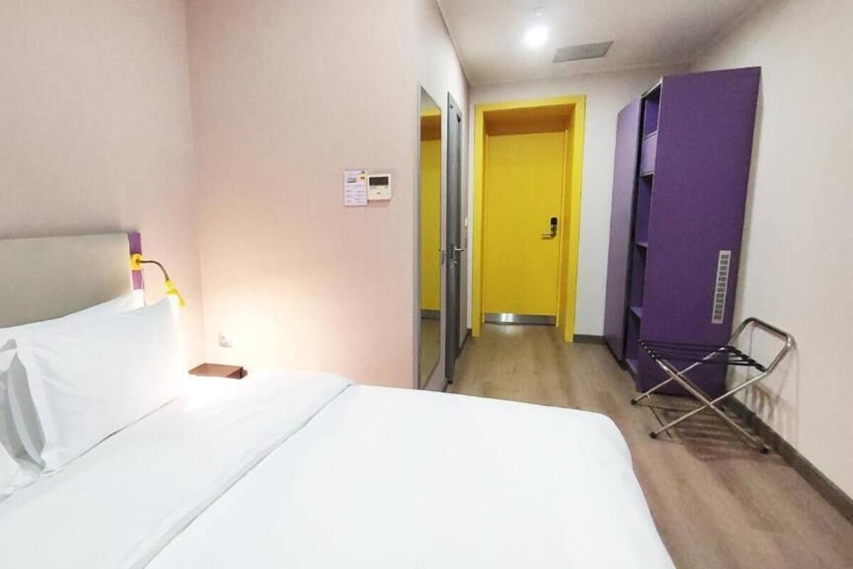 Ropa de cama de alta calidad y minibar 