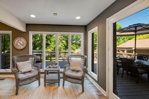 Casa, varias camas (Nights on Normandy) | Vista desde la propiedad