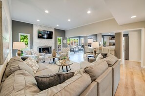 獨棟房屋, 多張床 (Nights on Normandy) | 起居區