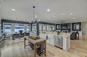 House, Multiple Beds (Bridlewood Cove) | Private kitchen