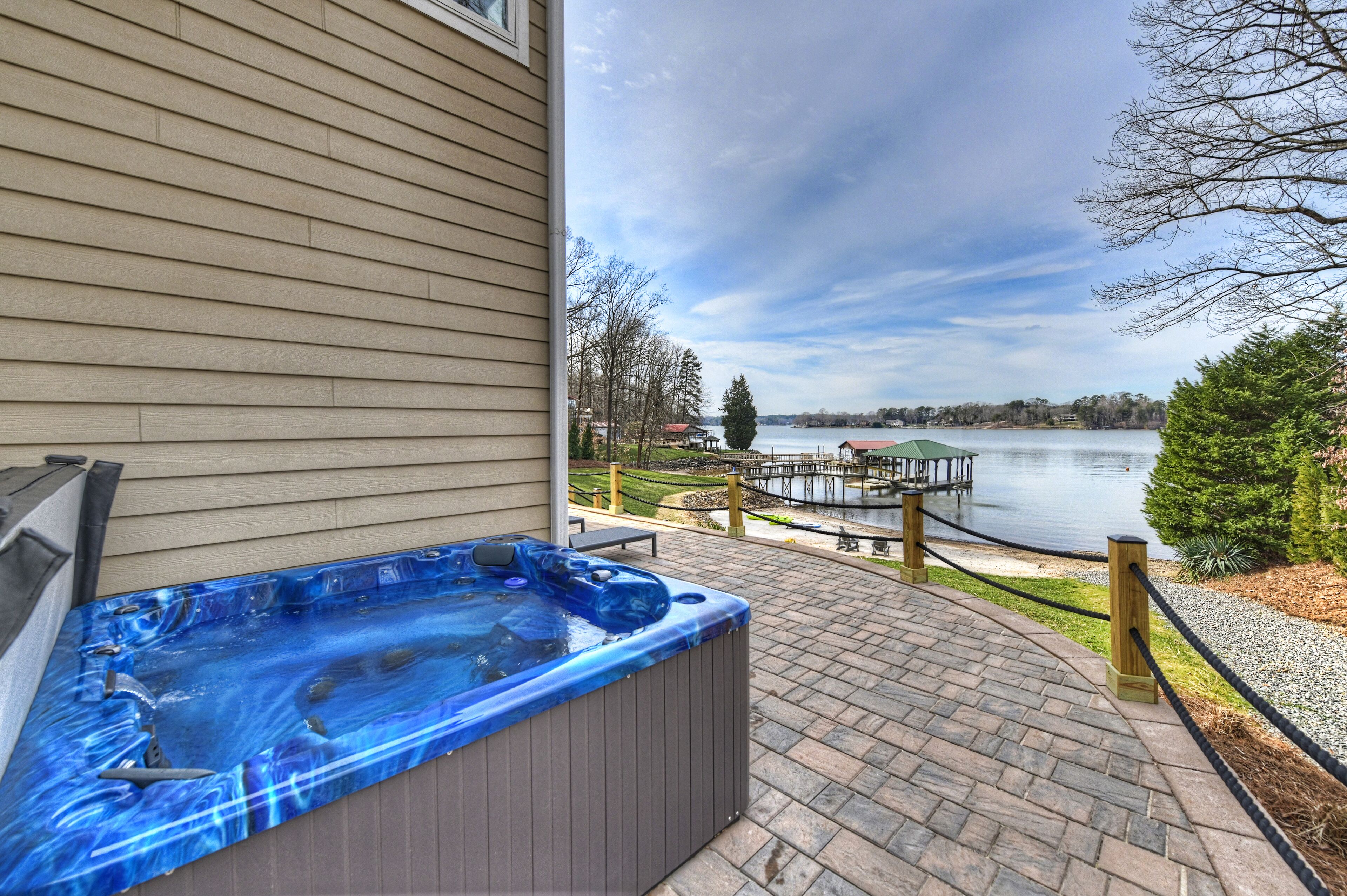 Tina de hidromasaje al aire libre