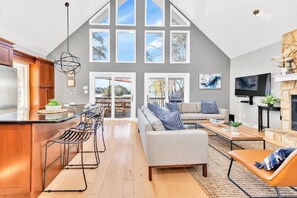 House, Multiple Beds (Blarney Bay) | Living area | 40-inch TV with cable channels, Netflix, streaming services - Blarney Bay (Mooresville)