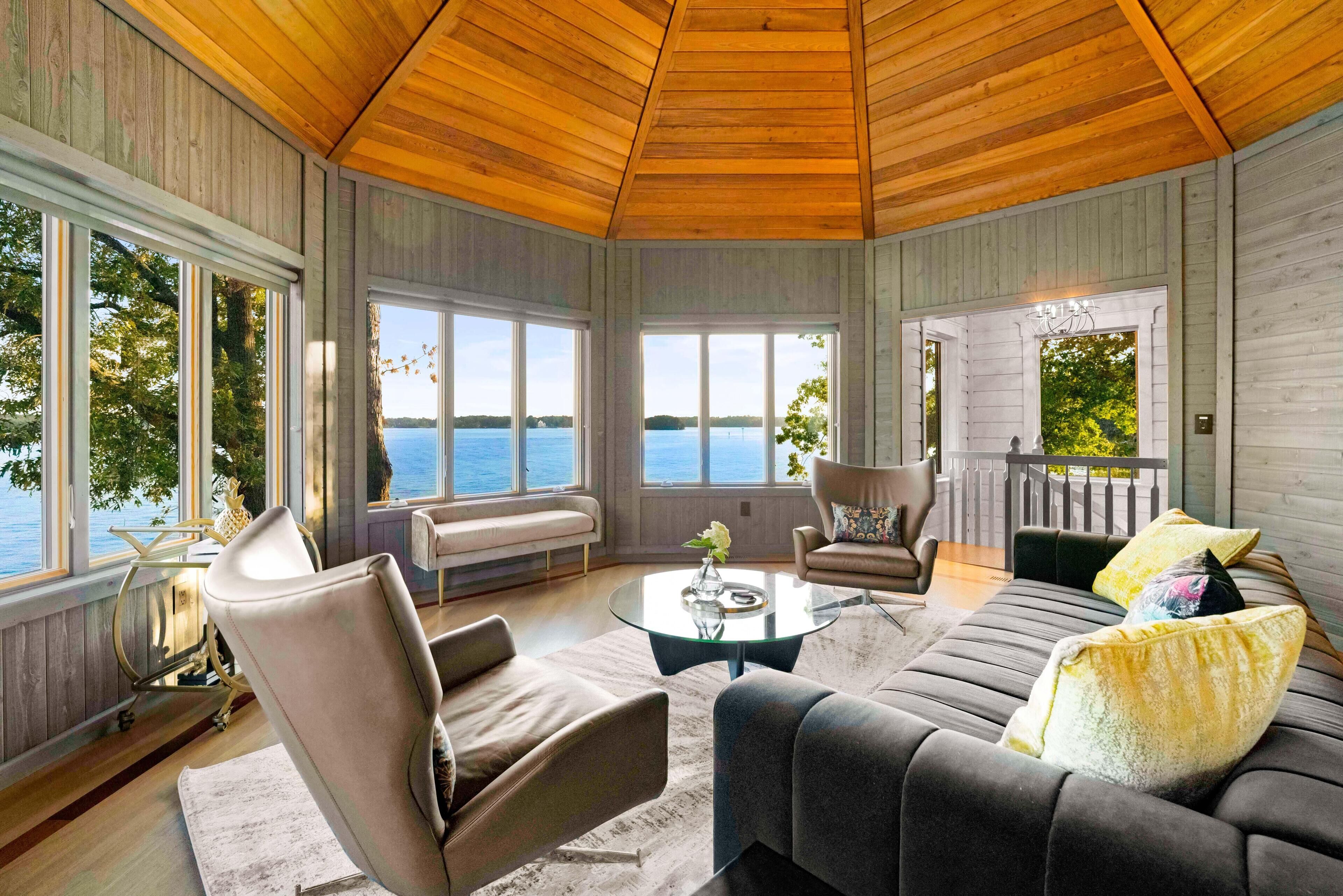 House, Multiple Beds (The Chasestone) | Living area