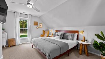 House, Multiple Beds, Lake View (Blue Wing Bay) | 3 bedrooms, free WiFi