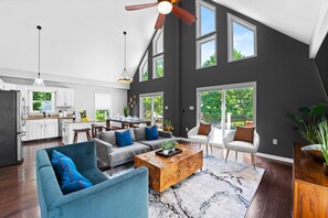 Nhà, nhiều giường, quang cảnh hồ (Blue Wing Bay) | Khu phòng khách