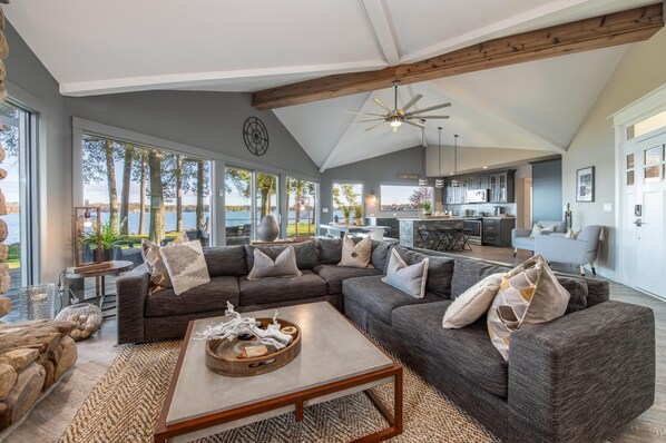 House, Multiple Beds (Lake Norman Playaway) | Living area | 50-inch TV with cable channels, Netflix, streaming services