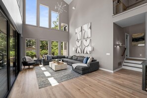 Living area - Lake Norman Getaway (Mooresville)