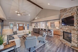 House, Multiple Beds (Sandy Shore) | Living area | 50-inch flat-screen TV with cable channels, TV, Netflix - Sandy Shore (Mooresville)