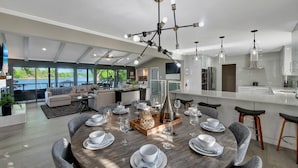 House, Multiple Beds (Southern Sunrise) | Dining - Southern Sunrise (Mooresville)