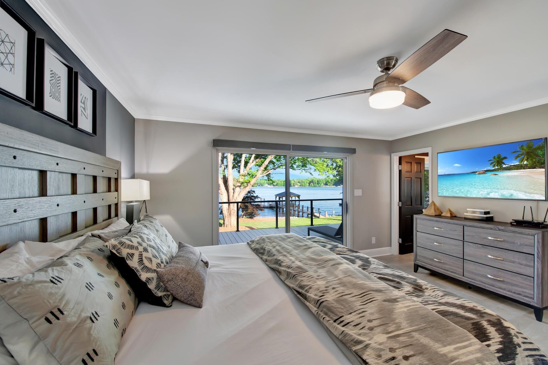 House, Multiple Beds (Southern Sunrise) | 4 bedrooms, individually decorated, individually furnished, desk