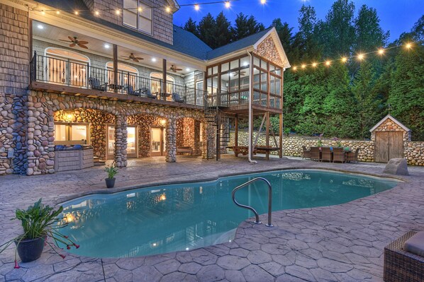 Ferienhaus, Mehrere Betten (Hidden Harbor) | Pool | Außenpool, Liegestühle