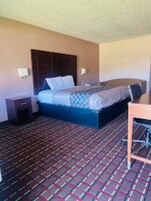 Basic Single Room | Desk, free WiFi